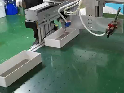 萬騰不停線點(diǎn)膠機(jī)(流水線式)